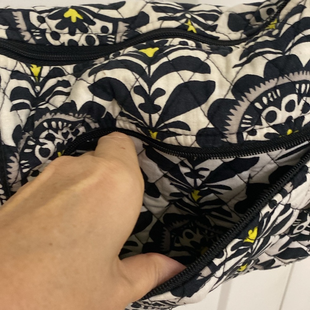 Vera Bradley Retired Fanfare Pattern crossbody / Shoulder Bag - Picture 7 of 16